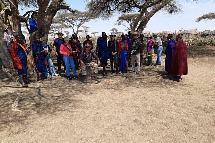 Tour di 2 giorni in campeggio di gruppo al Maasai Mara con una jeep 4x4