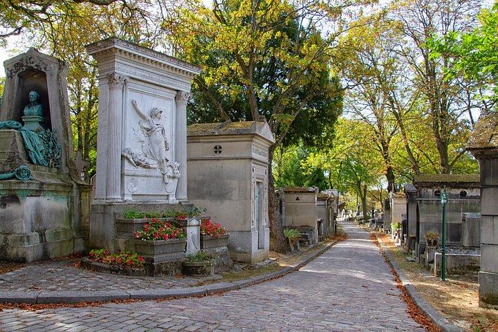 Private Père Lachaise Cemetery Walking Tour