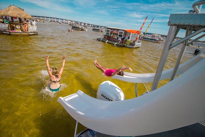 Alquiler de pontón de dos pisos de medio día desde la isla de Okaloosa