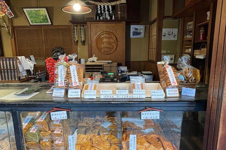 YANESEN JPN スイーツ＆日本酒ペアリング 地元ガイド付きオールド東京散歩