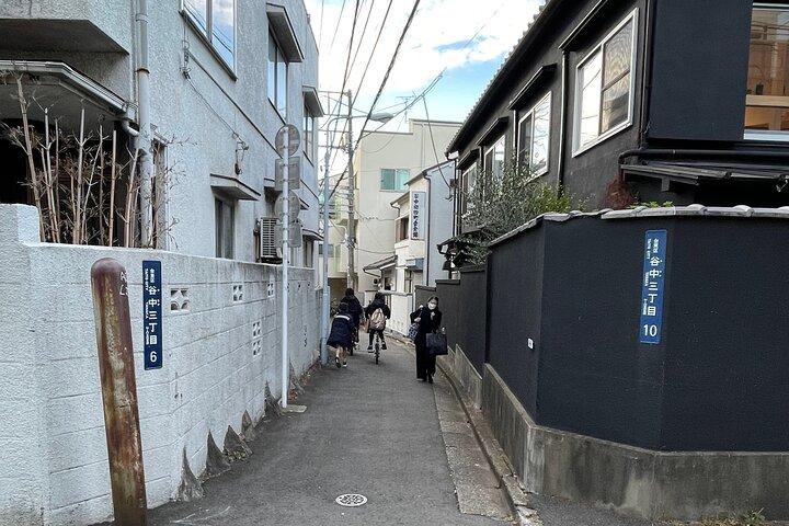 YANESEN JPN スイーツ＆日本酒ペアリング 地元ガイド付きオールド東京散歩