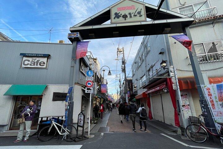 YANESEN JPN スイーツ＆日本酒ペアリング 地元ガイド付きオールド東京散歩