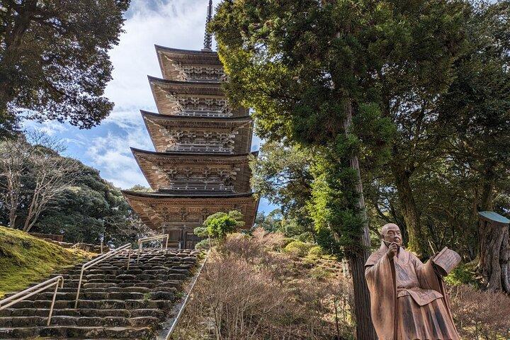 Tour histórico desde Kanazawa: playas, templos y extraterrestres en Hakui