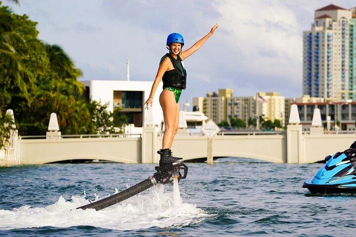 Lernen Sie Flyboarden mit einem Profi, Miamis ultimativem Abenteuer
