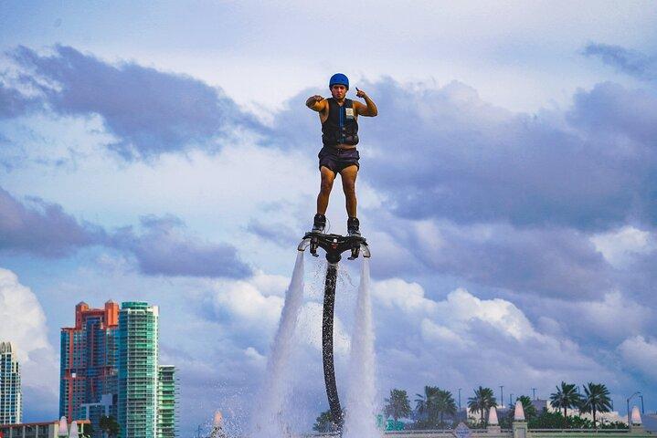 Lernen Sie Flyboarden mit einem Profi, Miamis ultimativem Abenteuer