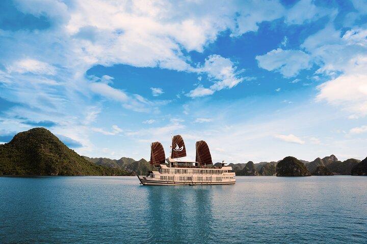 Vanuit Hanoi : 2 - Dag Halong Bay Escape op de 5-sterren Milalux Cruise