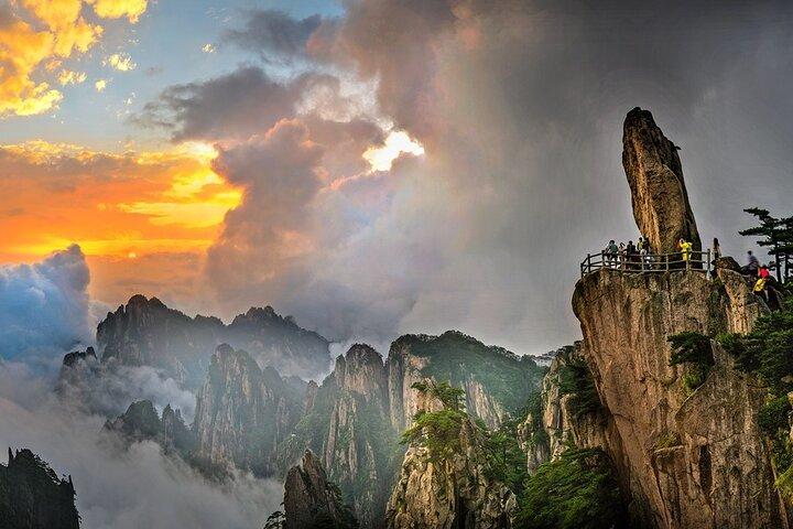 Tour privato di 3 giorni sulle montagne gialle, sul villaggio di Hongcun e sulla via antica di Tunxi