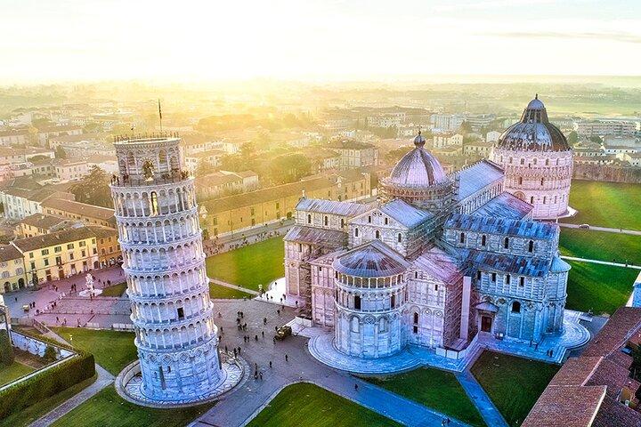 Kustexcursie van Livorno naar Pisa en Lucca