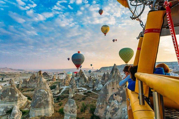 Excursão guiada de 2 dias pela Cappadocia com opção Cave Hotel de Belek