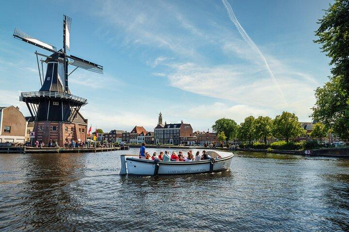 Haarlem Open-Boat Canal Cruise med liveguide (elektrisk båd)