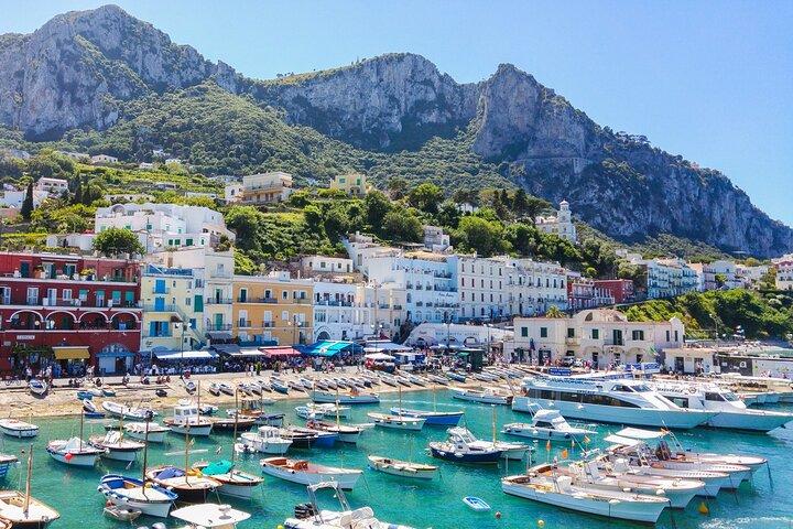 Capri, Anacapri et une expérience spéciale en bateau autour de l'île