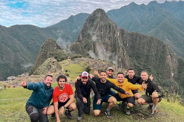Excursão de 4 dias de mountain bike + Machu Picchu em privado