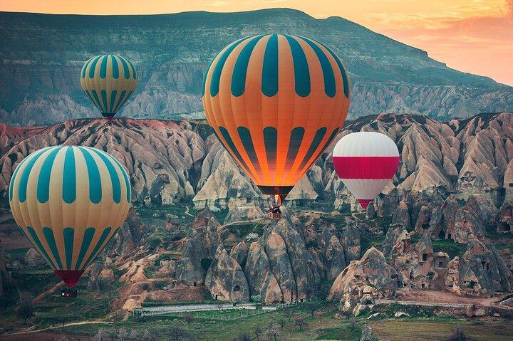 Hot air balloon ride i Cappadocia - Soganlı & Ihlara Valley