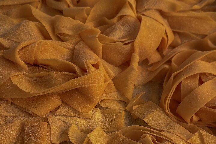 Firenze : Corso di Cucina Pasta con Vino Illimitato