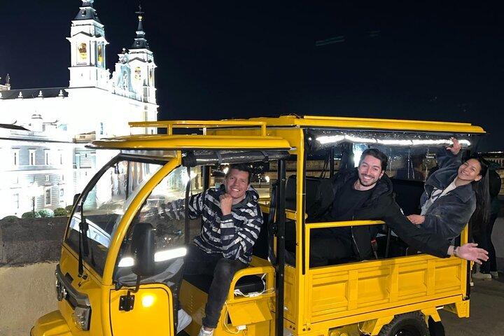 Tour en Tuk Tuk por lo mejor de Madrid (sólo gestión de reserva)