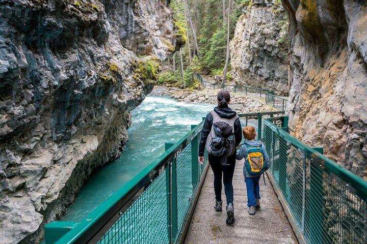 モレーン湖、ルイーズ湖、ジョンストン・キャニオン・バンフ国立公園