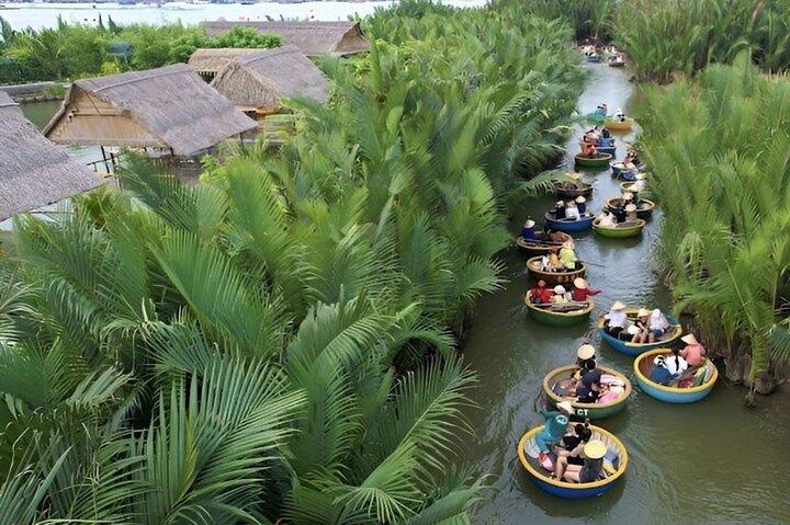 Udforskning af Basket Boat Tour i Hoi An med lokale mennesker