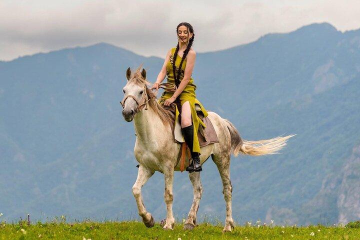 Private Tour nach Sevan, Dilijan Offroad-Tour und Reiten