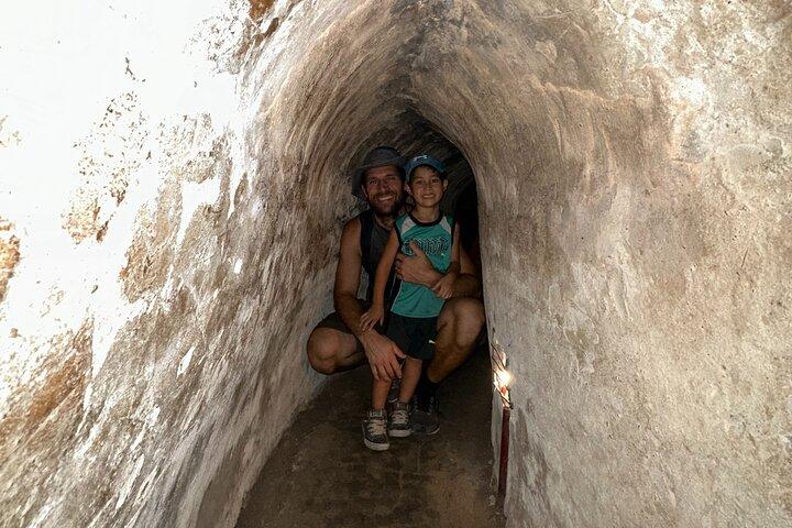 VIP Tour: Cu Chi Tunnels Halvdag | Option: Rigtige skydevåben