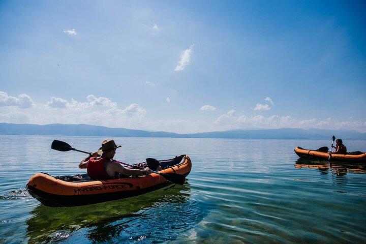 Kayak sul lago di Ohrid con spiaggia e pranzo barbecue
