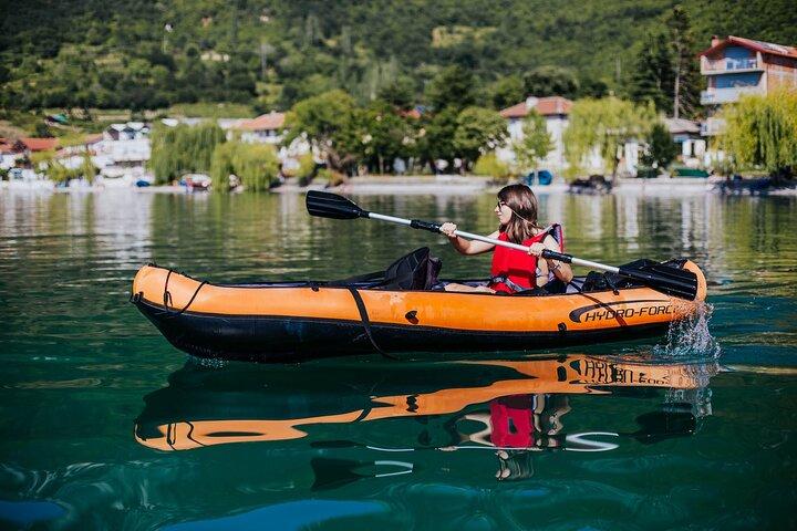 Kayak sul lago di Ohrid con spiaggia e pranzo barbecue