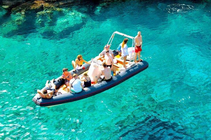 ヴロラボートで秘密のブルージェム洞窟＆グラマ湾へ