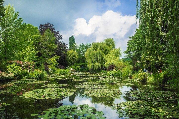 Gita giornaliera privata da Parigi a Giverny con un autista locale