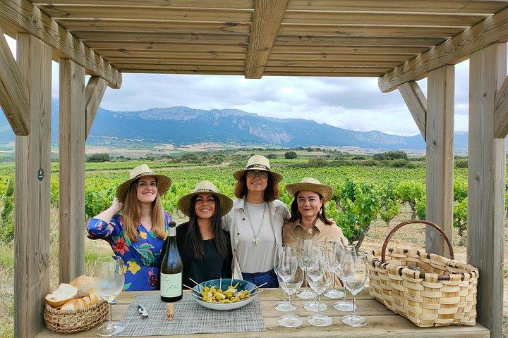 ラ・リオハワインツアー：ビルバオのワイナリーと伝統的なランチ