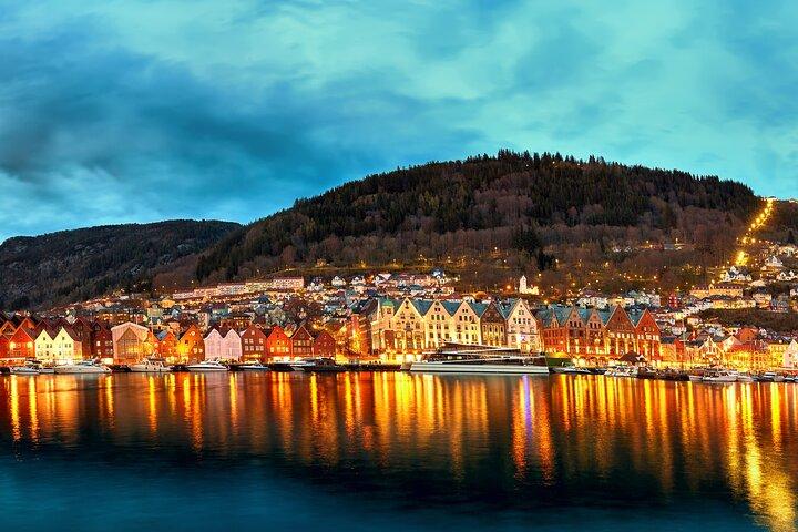 Entdecken Sie Bergen zu Fuß und mit dem Boot