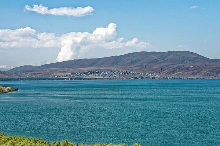 Lago Sevan, Hayravank, Noratus, Passo Selim, Jermuk, Areni