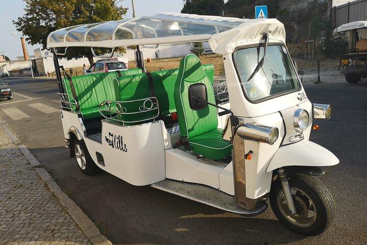 Lisboa : Tour Privado Exclusivo Histórico EV Tuk