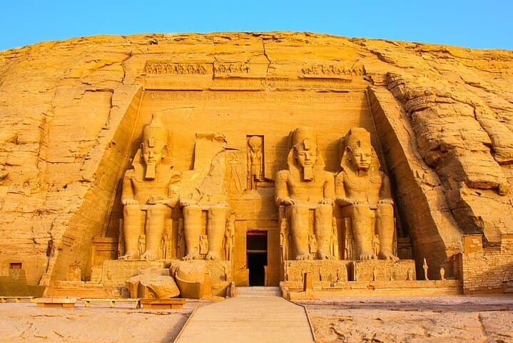 Private Full Day Tour from Luxor to Abu Simbel