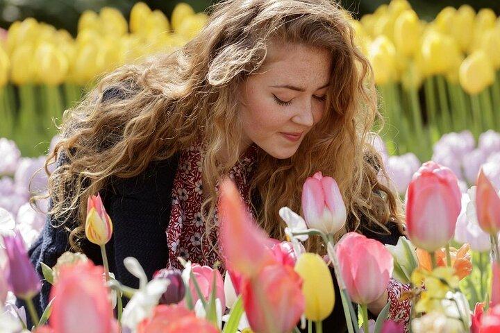 Flower Parade 17 April with Grandstand & Keukenhof from Amsterdam