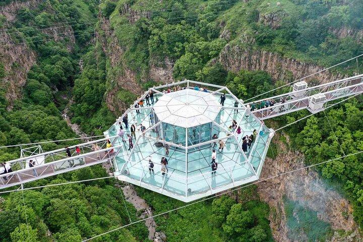 Spedizione di gruppo al Dashbashi Canyon e al Diamond Bridge
