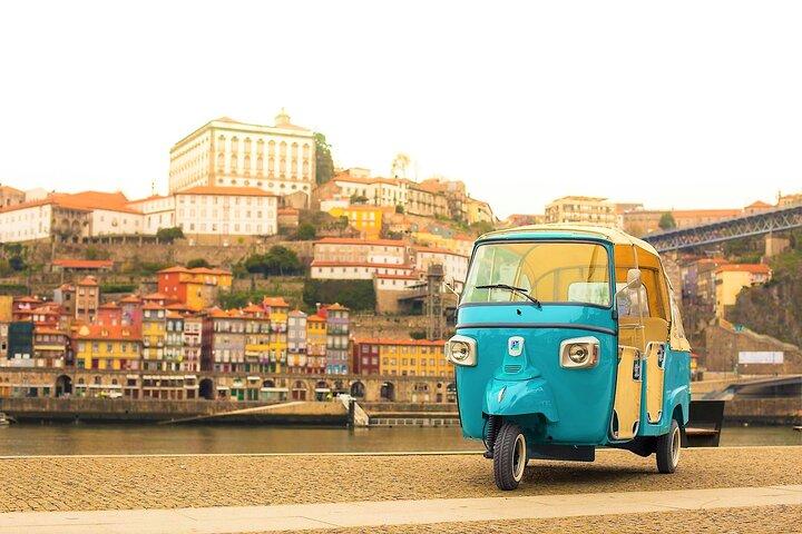 Porto Guided Tour to the Historical Center on a Tuk Tuk