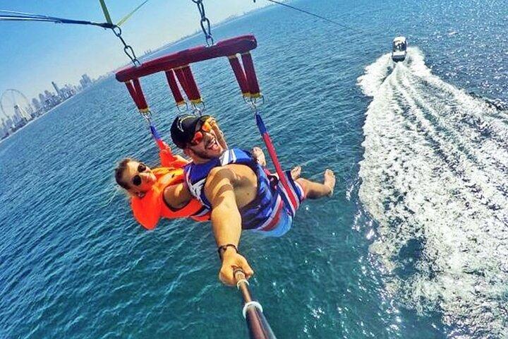 Dubai: Privates Parasailing mit Pickup & Drop-off