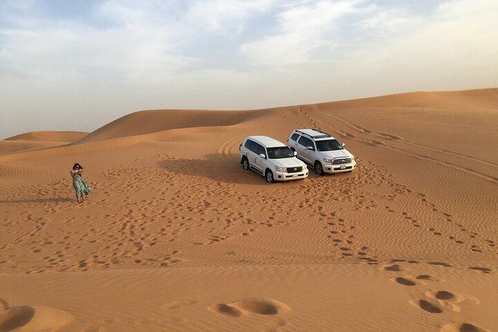 Premium Camp Red Dune Desert Safari Camel Ride och sandboarding