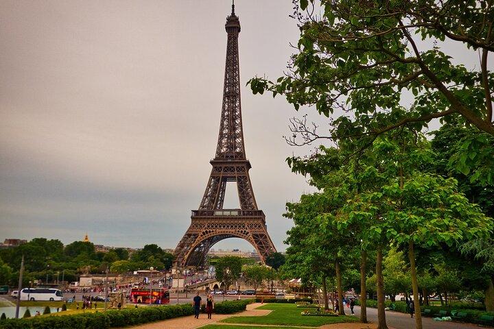 Tour privato delle location del film Paris Christmas Flow
