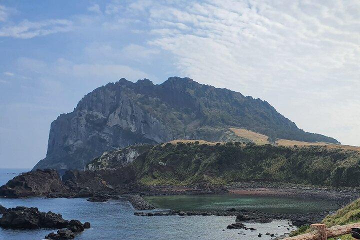 Excursão privada de um dia em Jeju - apresentação de Seongsan Ilchulbong e Haenyeo