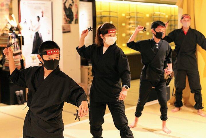 Tokio Individuelle Tour & Samurai Ninja mit lizenziertem Fortgeschrittener