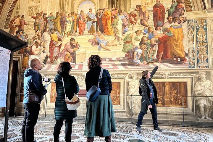 Vatican Museums Alone: VIP Early Entry or After-Hours Guided Tour