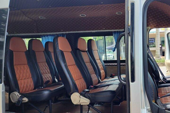 Minivan 16s : HO CHI MINH AIRPORT  HOTEL (einfache Fahrt)
