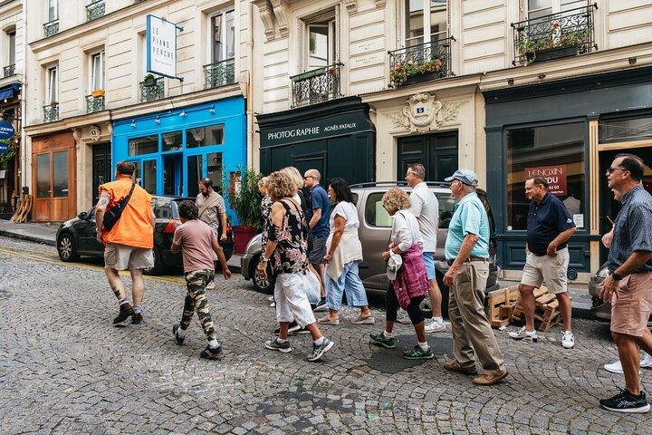 Paris: Montmartre Walking Tour with an Expert Guide