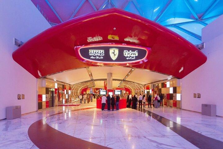 Ferrari World Abu Dhabi: Ticket mit optionalem Transfer
