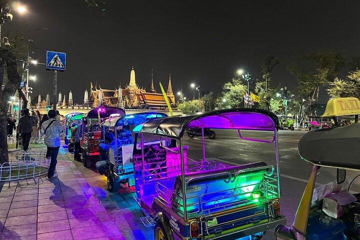 Nachttour door Bangkok: eten, tempel en tuktuk
