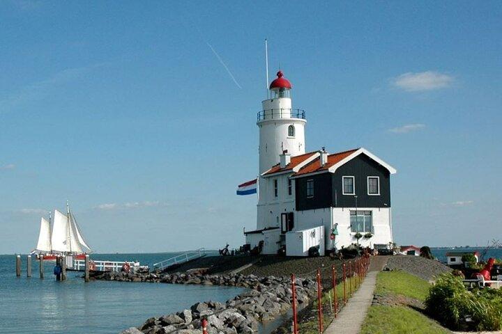 Volendam：田園地帯と漁師の村のルートを提案するE自転車のレンタル