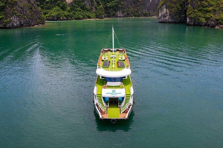 Halong Heritage Luxury Day Cruise fra Hanoi med motorvej
