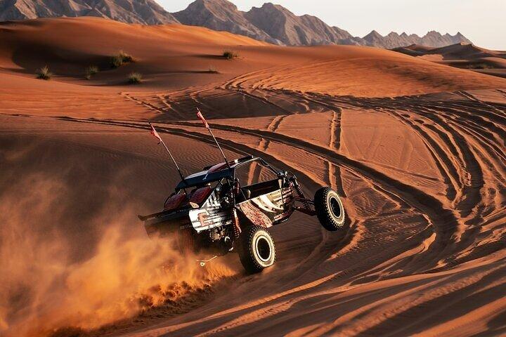 Deserto do Catar emociona com auto-passeio, safári de buggy e passeio de camelo