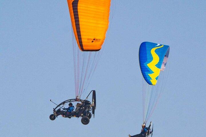 Erleben Sie Katars exklusives Skybound-Paratrike-Abenteuer