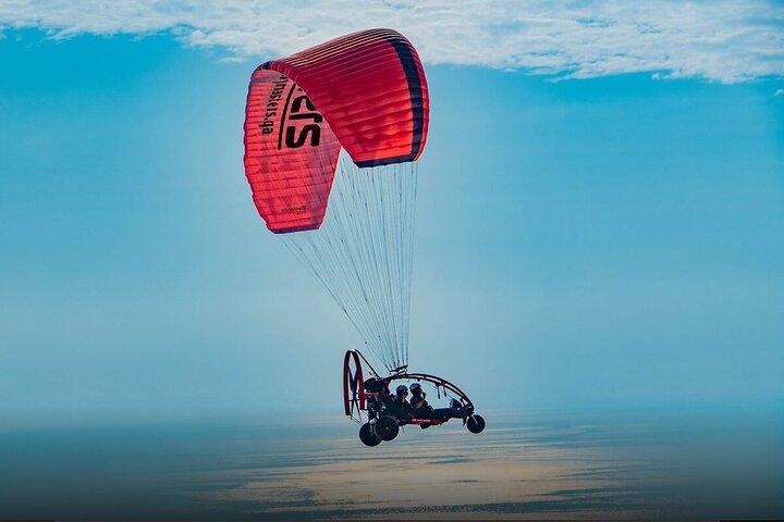 Erleben Sie Katars exklusives Skybound-Paratrike-Abenteuer